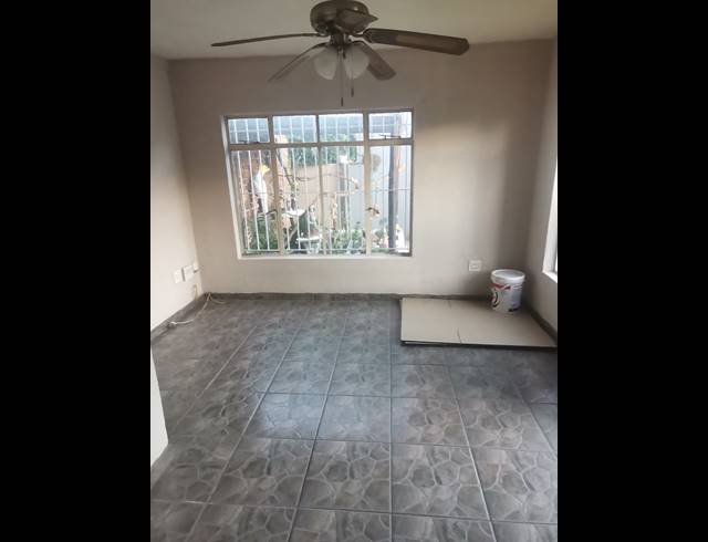 2 bed property to rent in SELCOURT